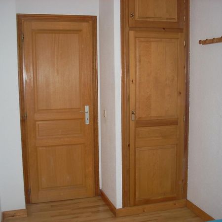 Apartamentos Los Tilos Benasque Ruang foto